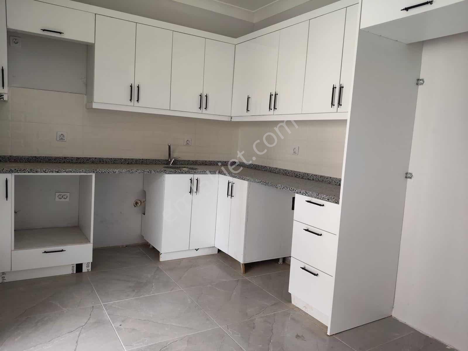 İstasyon Mah. Sıfır Bina Kiralık 3+1 - Görsel 4