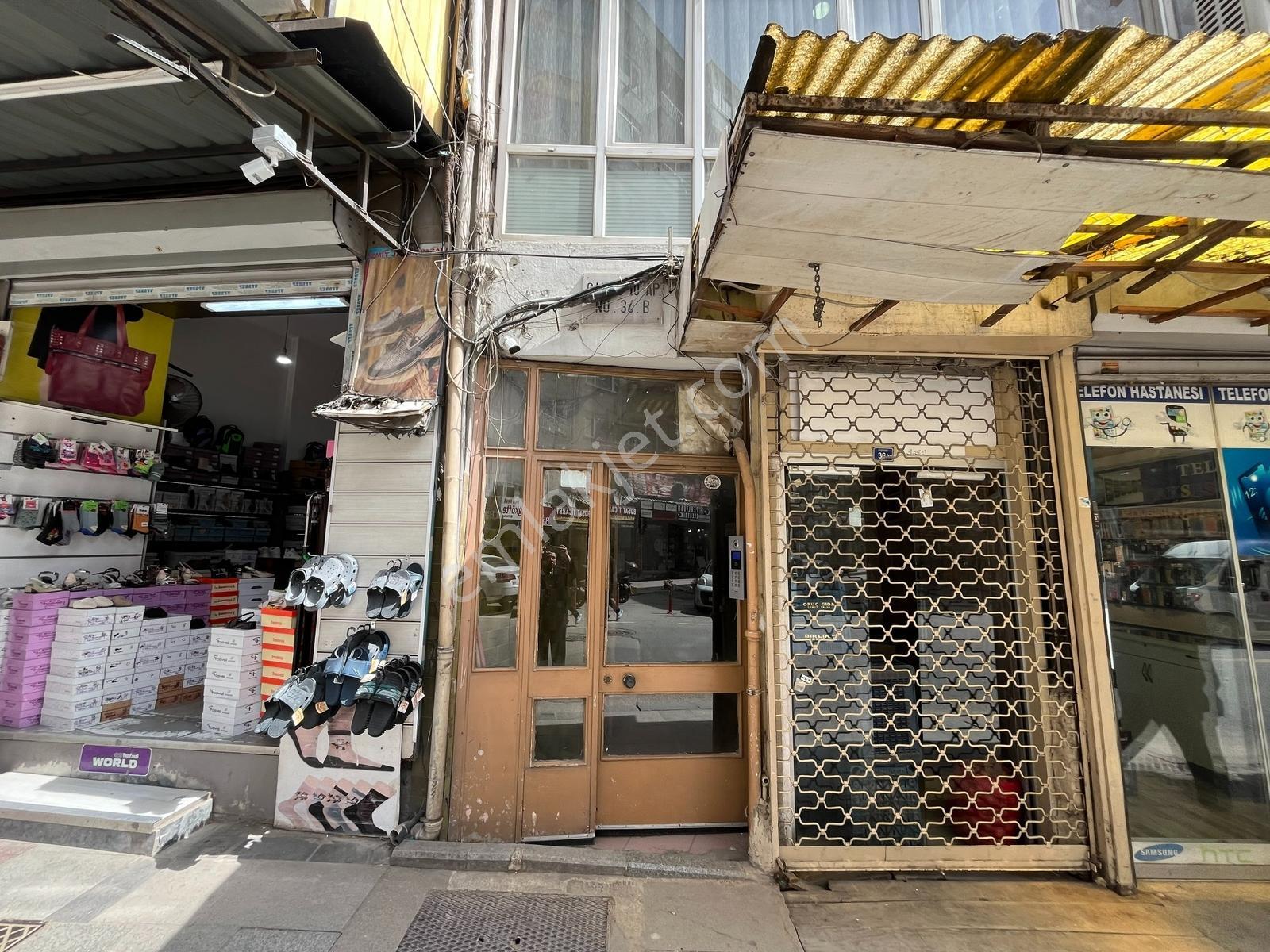 Tarcanlardan Çarşı Merkezde Otoparklı,teraslı 3+1 Daire - Görsel 19
