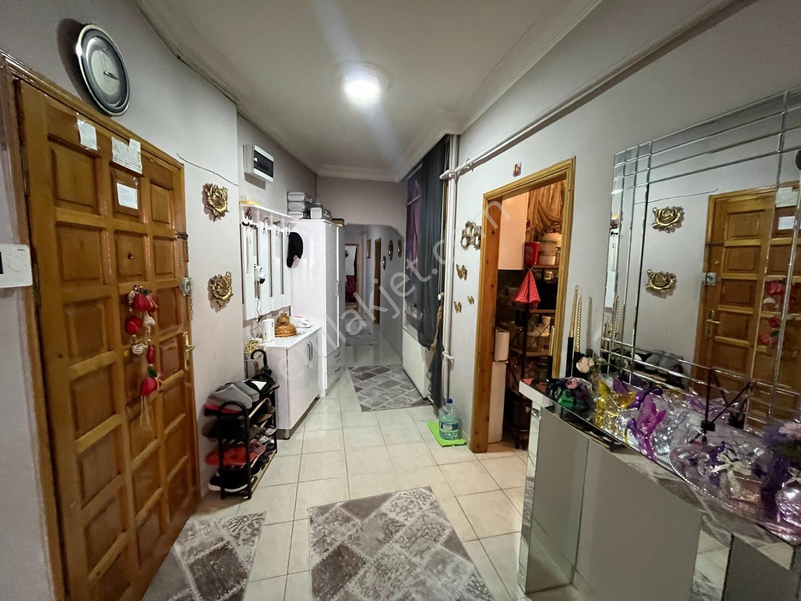 Tarcanlardan Çarşı Merkezde Otoparklı,teraslı 3+1 Daire - Görsel 13