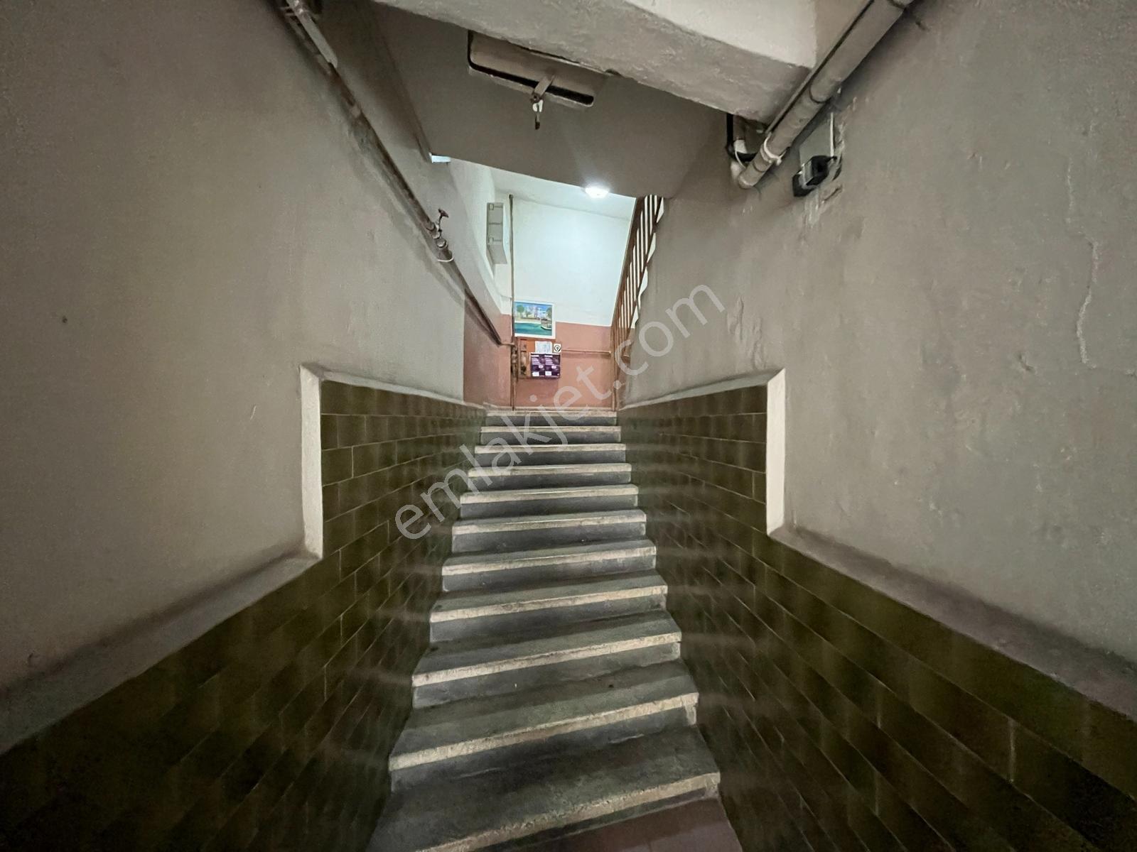 Tarcanlardan Çarşı Merkezde Otoparklı,teraslı 3+1 Daire - Görsel 18