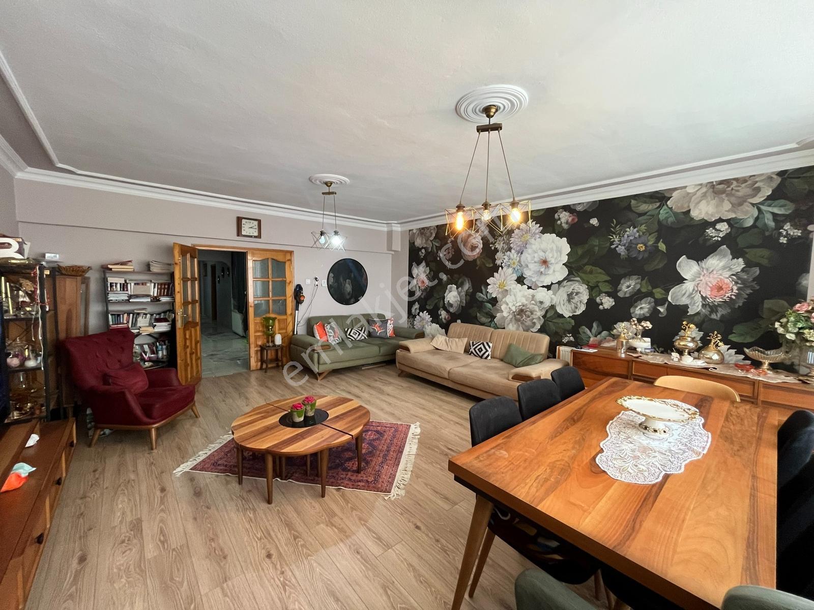 Tarcanlardan Çarşı Merkezde Otoparklı,teraslı 3+1 Daire - Görsel 20