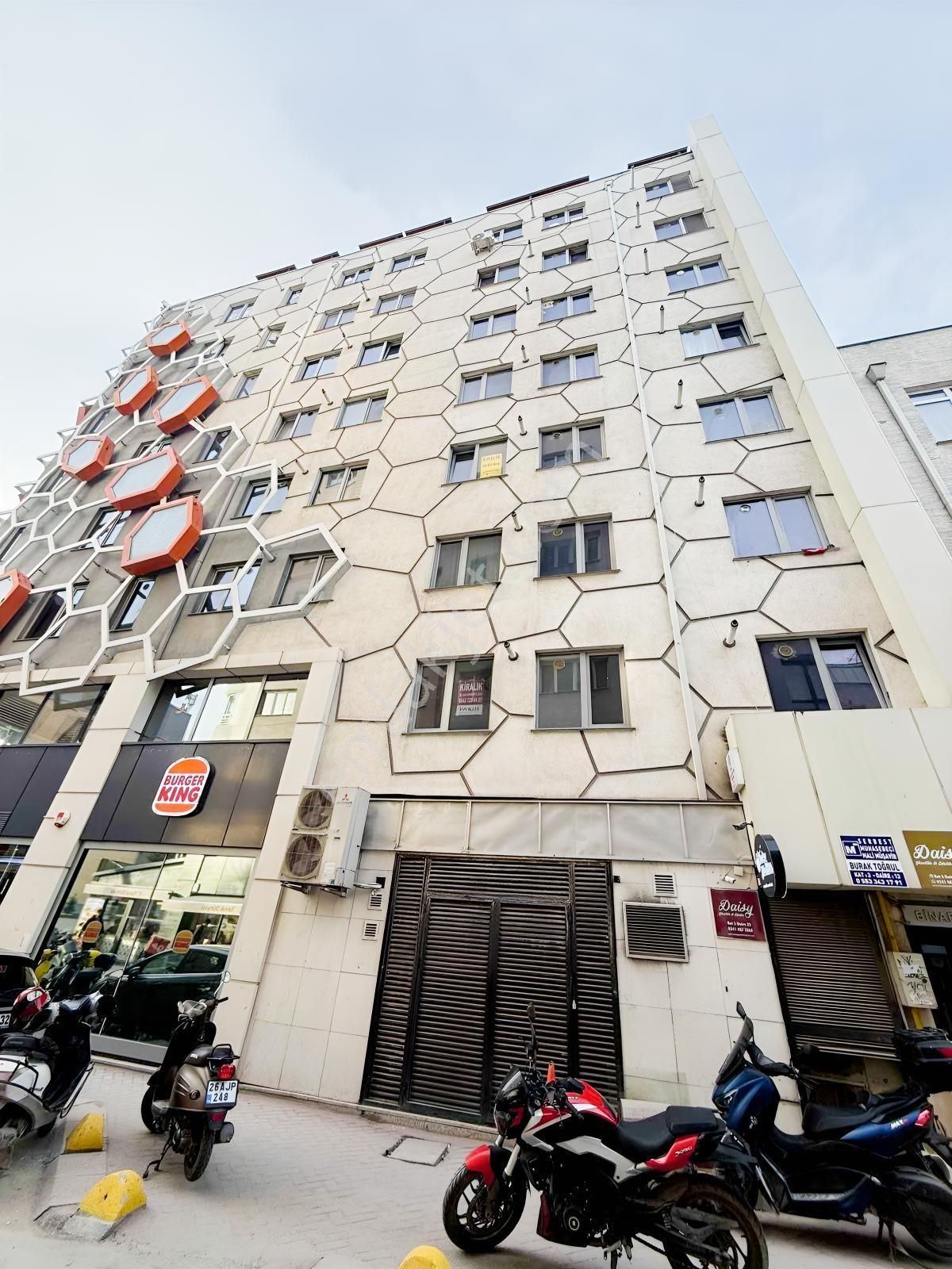 Vefa Koçhan'dan Üniv. Cd'de Kiralık Full Eşyalı 1+1 Daire - Görsel 3