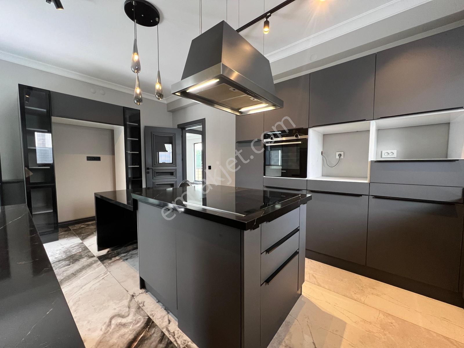 Serdivan Yazlıkta Sınırları İhtişam: 5+1 Lüks Satılık Villa! - Görsel 12