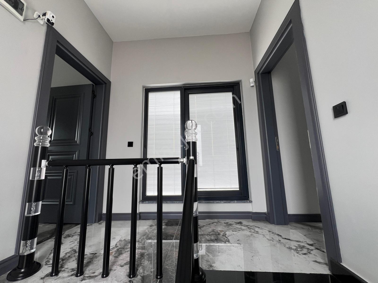 Serdivan Yazlıkta Sınırları İhtişam: 5+1 Lüks Satılık Villa! - Görsel 9