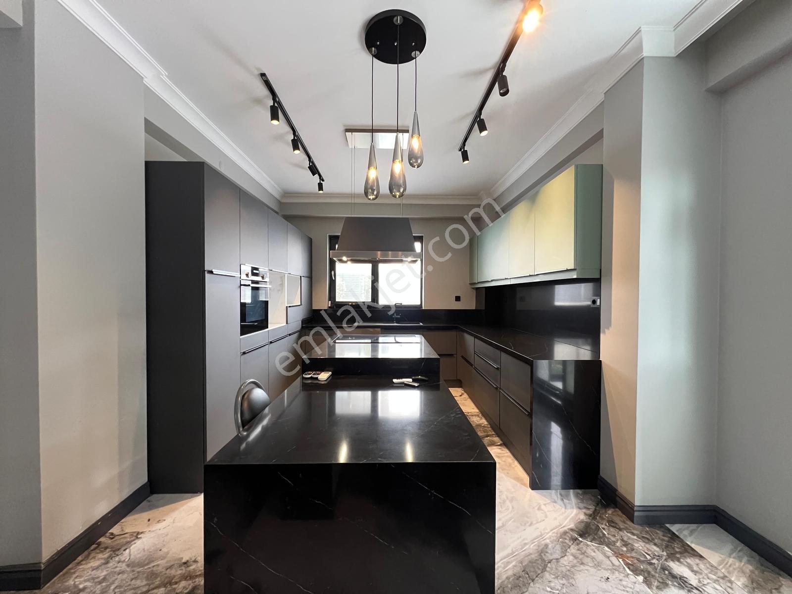 Serdivan Yazlıkta Sınırları İhtişam: 5+1 Lüks Satılık Villa! - Görsel 13