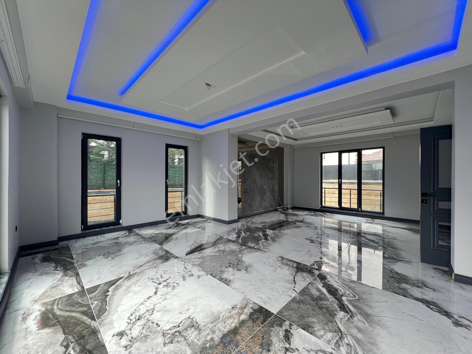 Serdivan Yazlıkta Sınırları İhtişam: 5+1 Lüks Satılık Villa! - Görsel 3