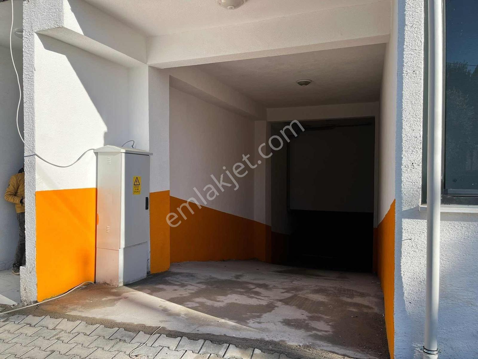 Gömeç Merkezde Kiralık Geniş 1+1 Daire - Görsel 9
