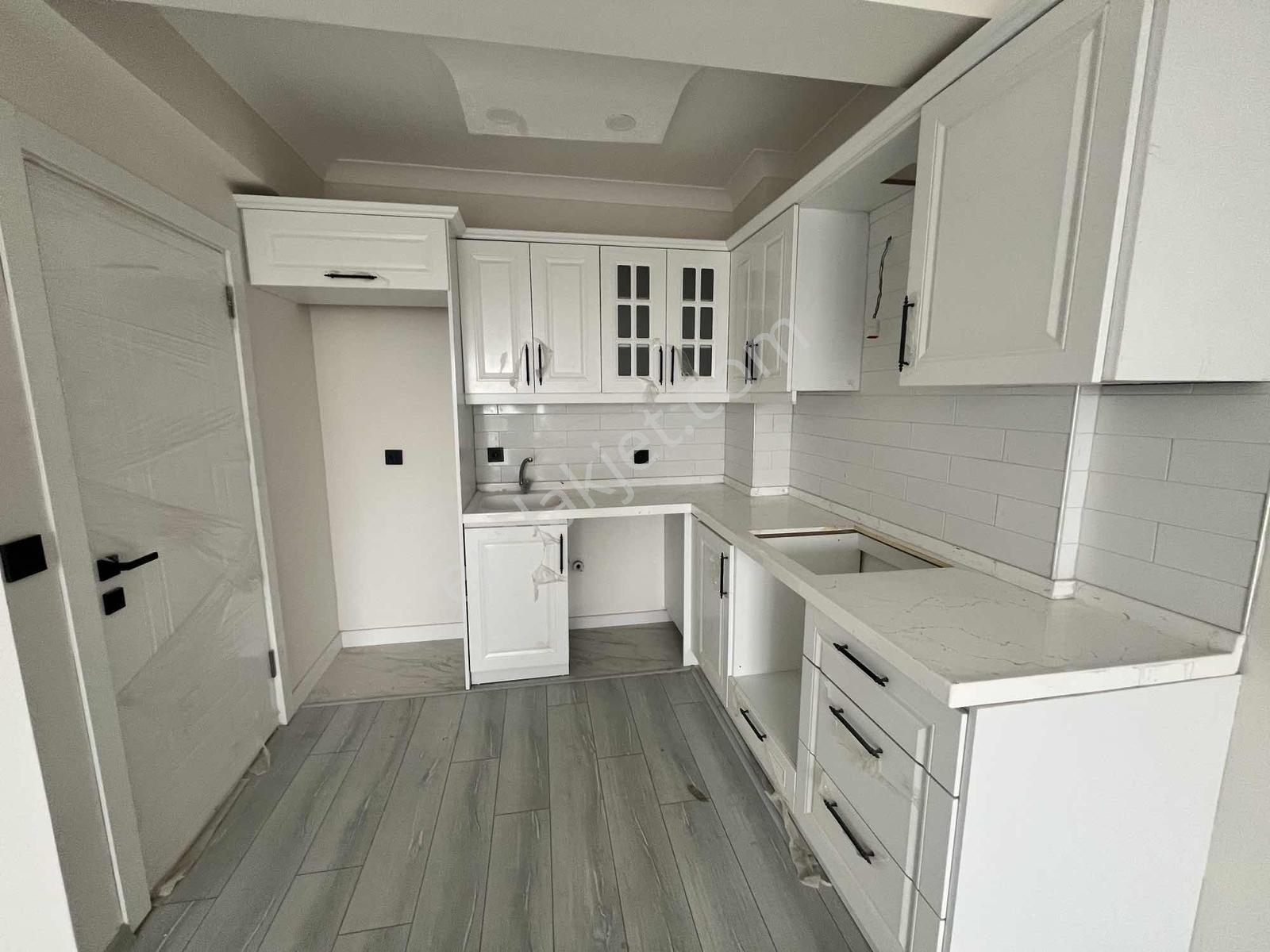 Gömeç Merkezde Kiralık Geniş 1+1 Daire - Görsel 2