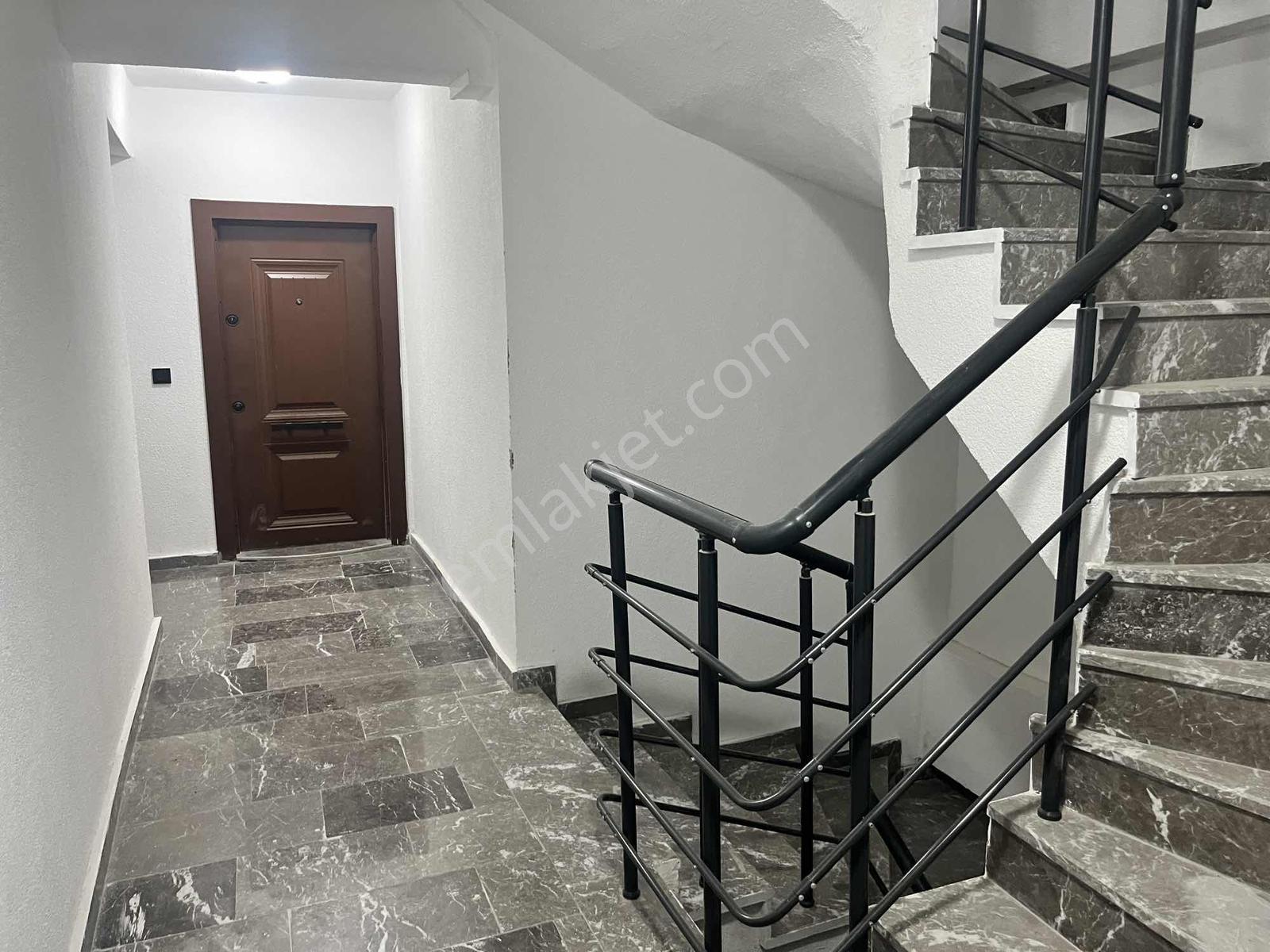 Gömeç Merkezde Kiralık Geniş 1+1 Daire - Görsel 11