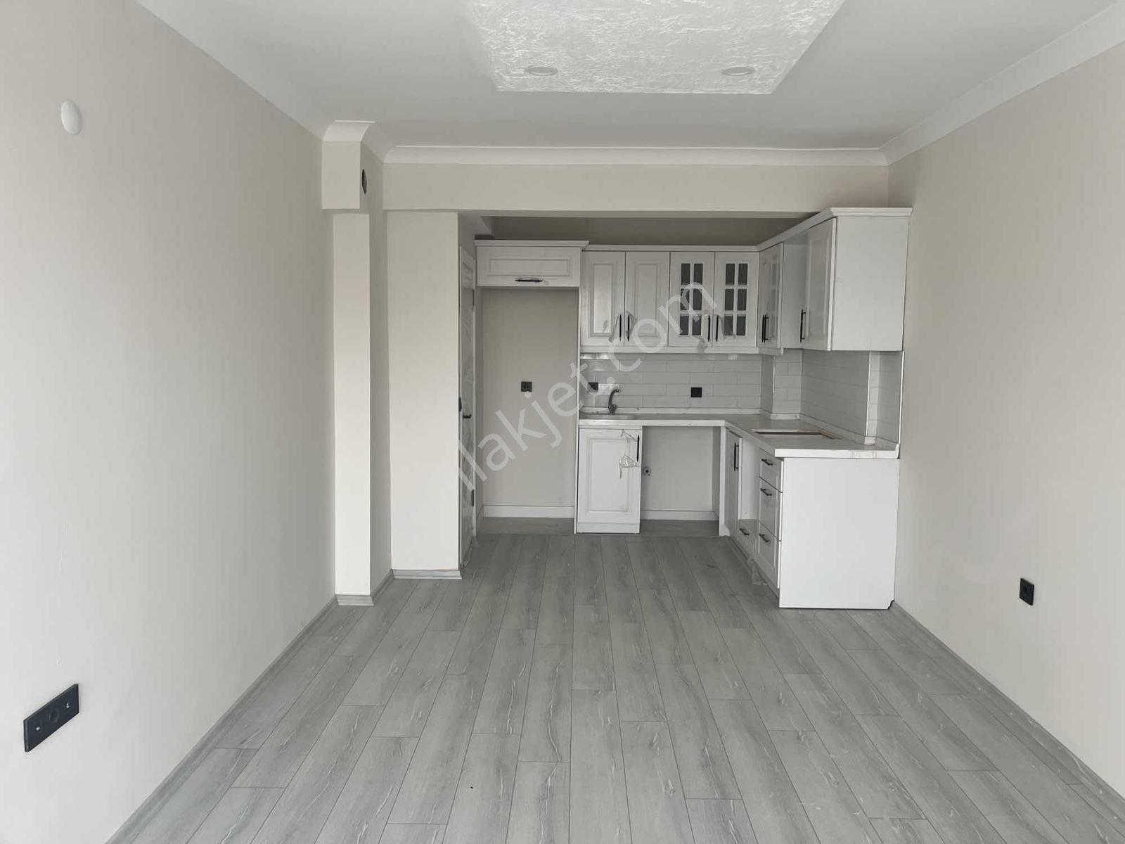 Gömeç Merkezde Kiralık Geniş 1+1 Daire - Görsel 4