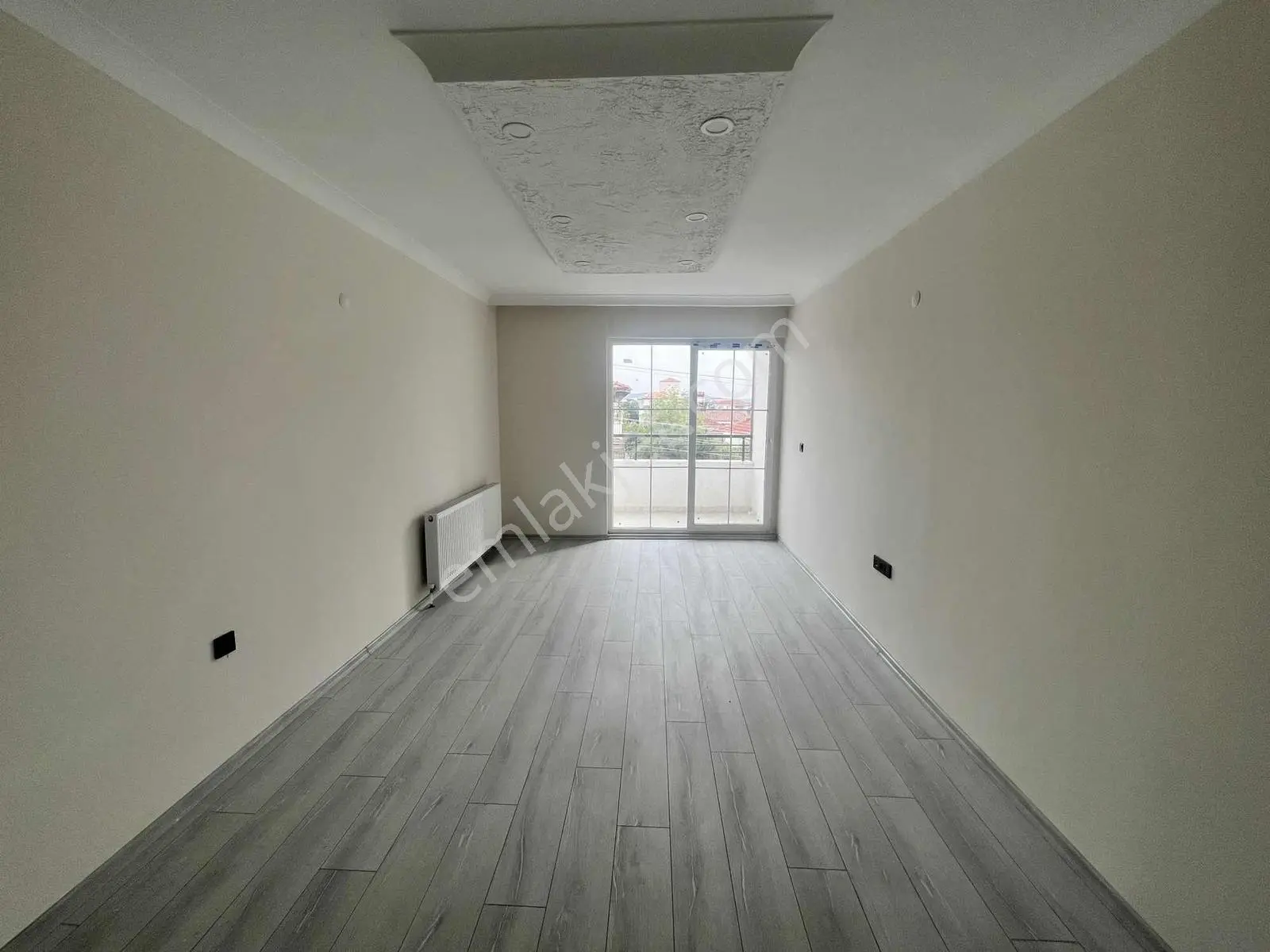 Gömeç Merkezde Kiralık Geniş 1+1 Daire - Görsel 5
