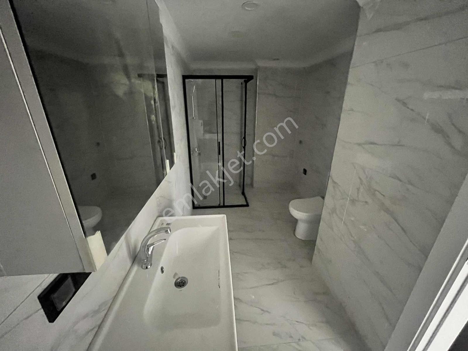 Gömeç Merkezde Kiralık Geniş 1+1 Daire - Görsel 7