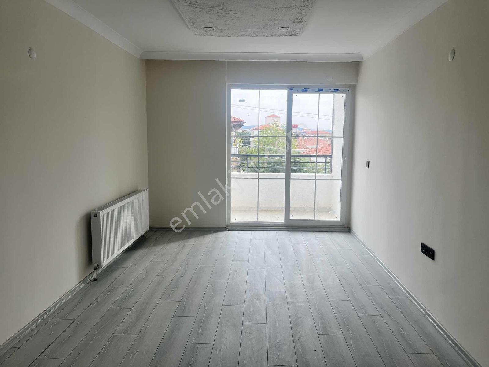 Gömeç Merkezde Kiralık Geniş 1+1 Daire - Görsel 14