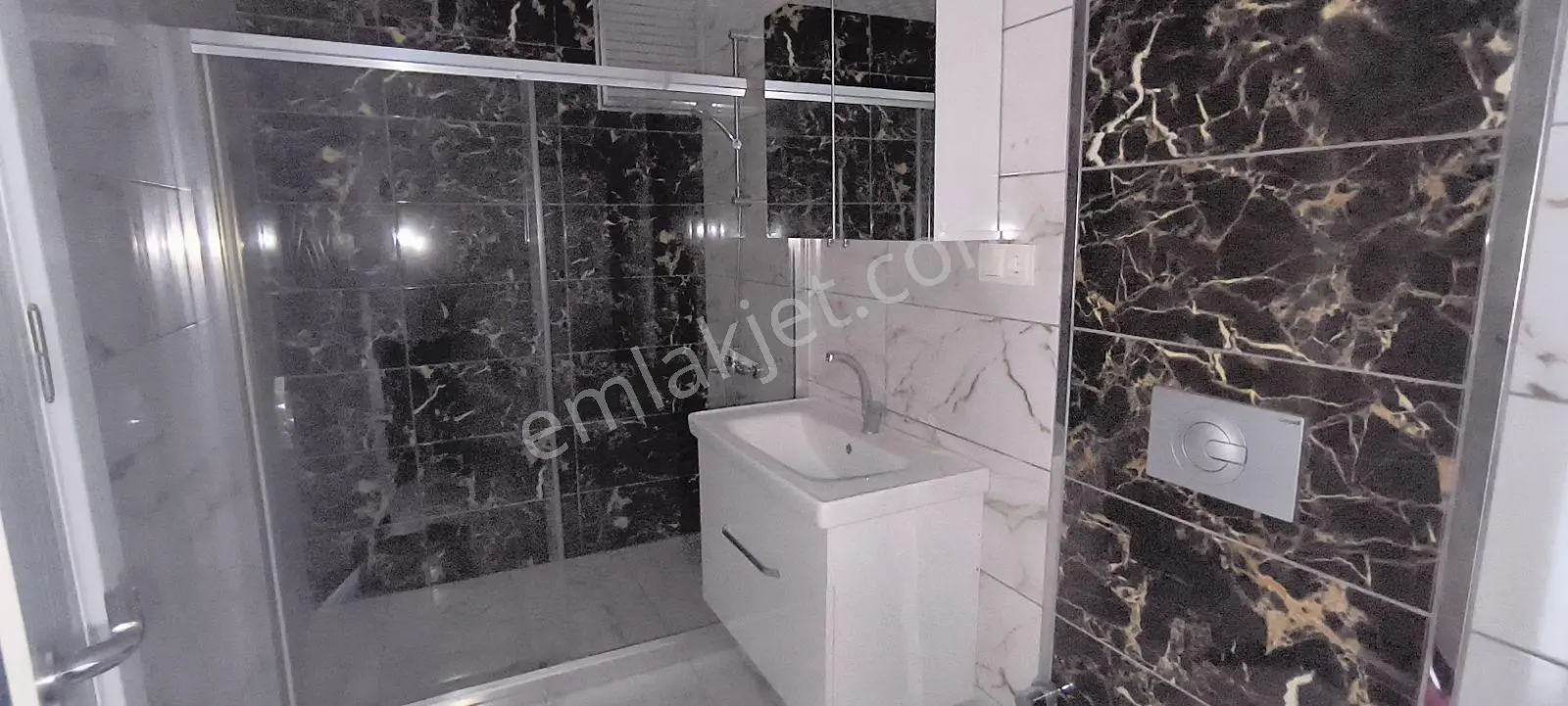 19 Mayıs Yukarı Engiz Mahallesinde Kiralık Lüx 3+1 Daire - Görsel 2