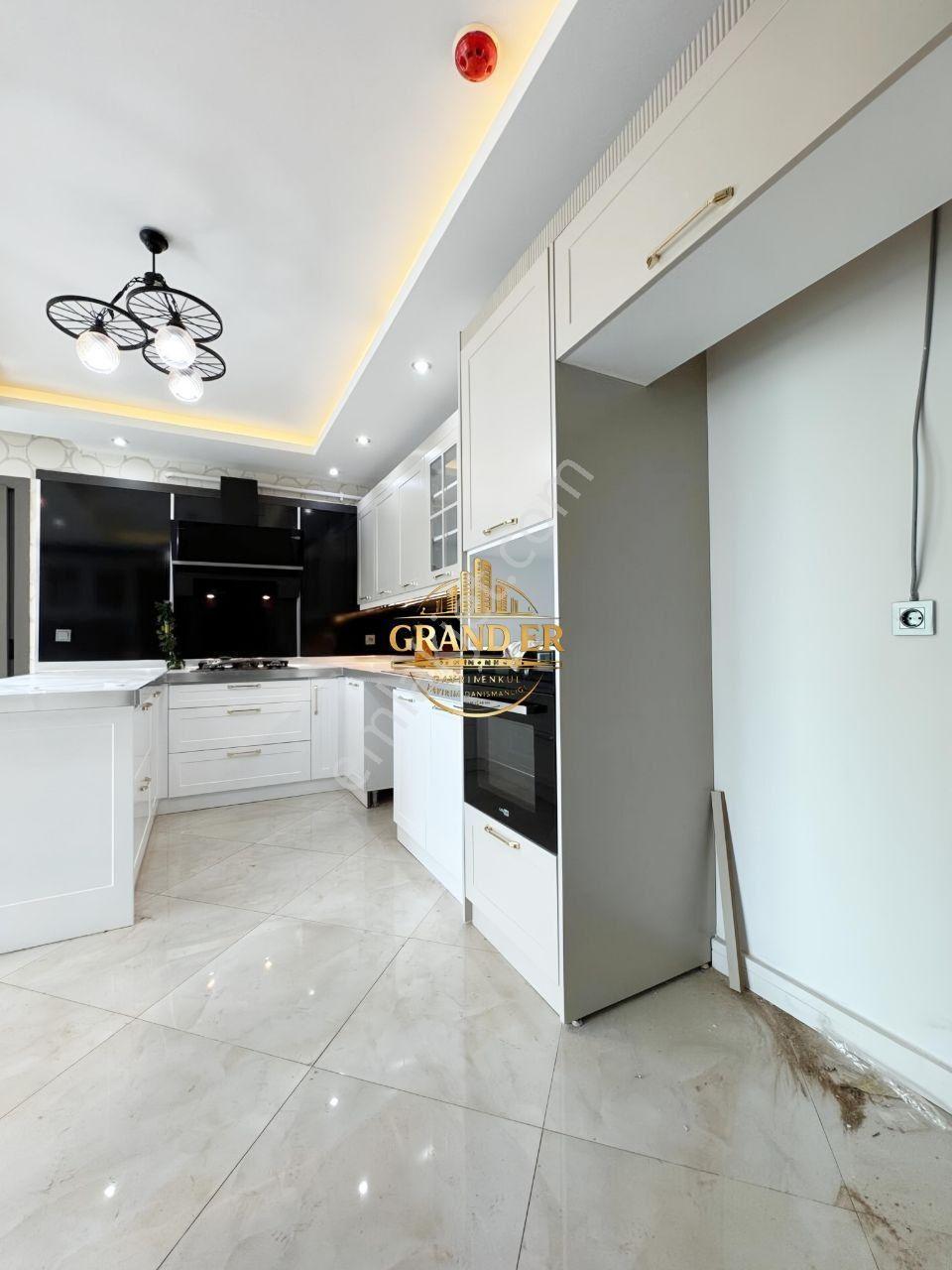 Mezitli Akdenizde Havuzlu Sitede Kaçırılmayacak Lüks 4+1 Daire - Görsel 3