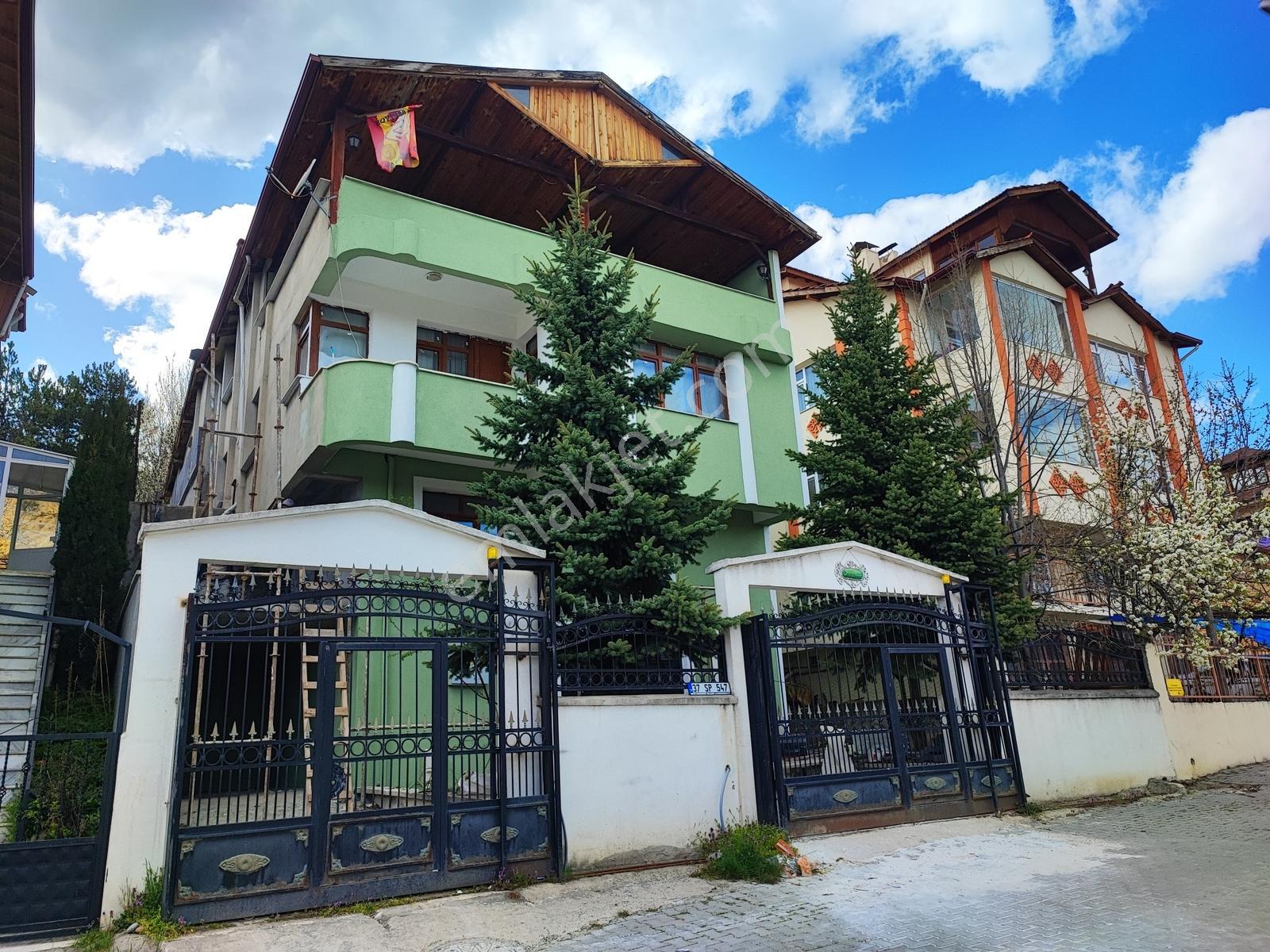 Kastamonu Emlak Gayrimenkulden Satılık 3 Kat Bahçeli Müstakil Ev - Görsel 22