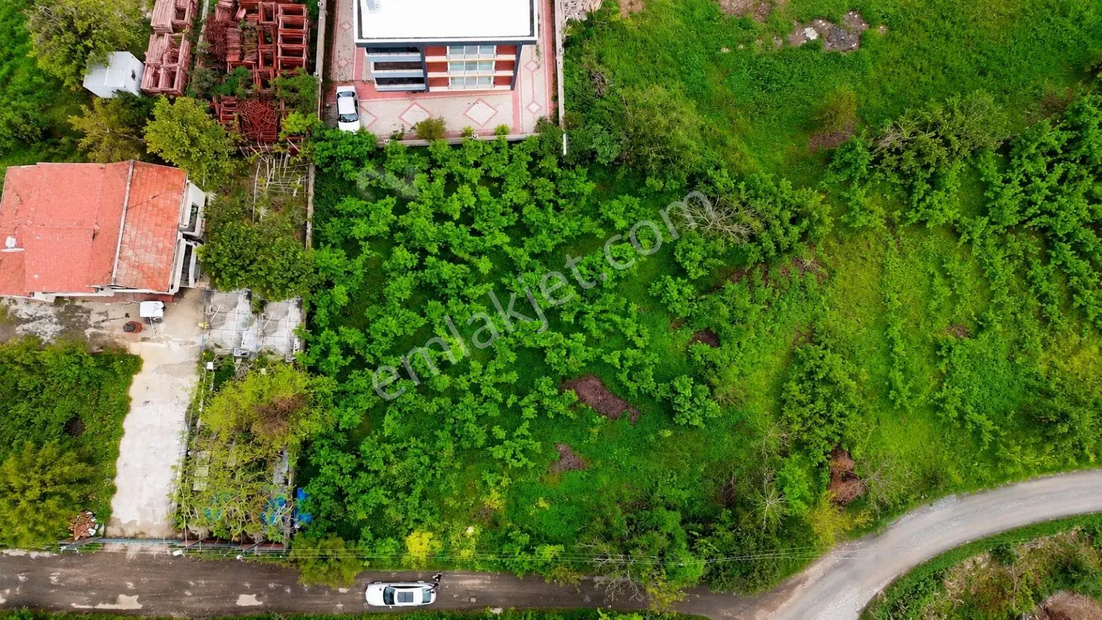 Taflanda Kaçırılmayacak Ticari + Konut Arsa | 671 M²