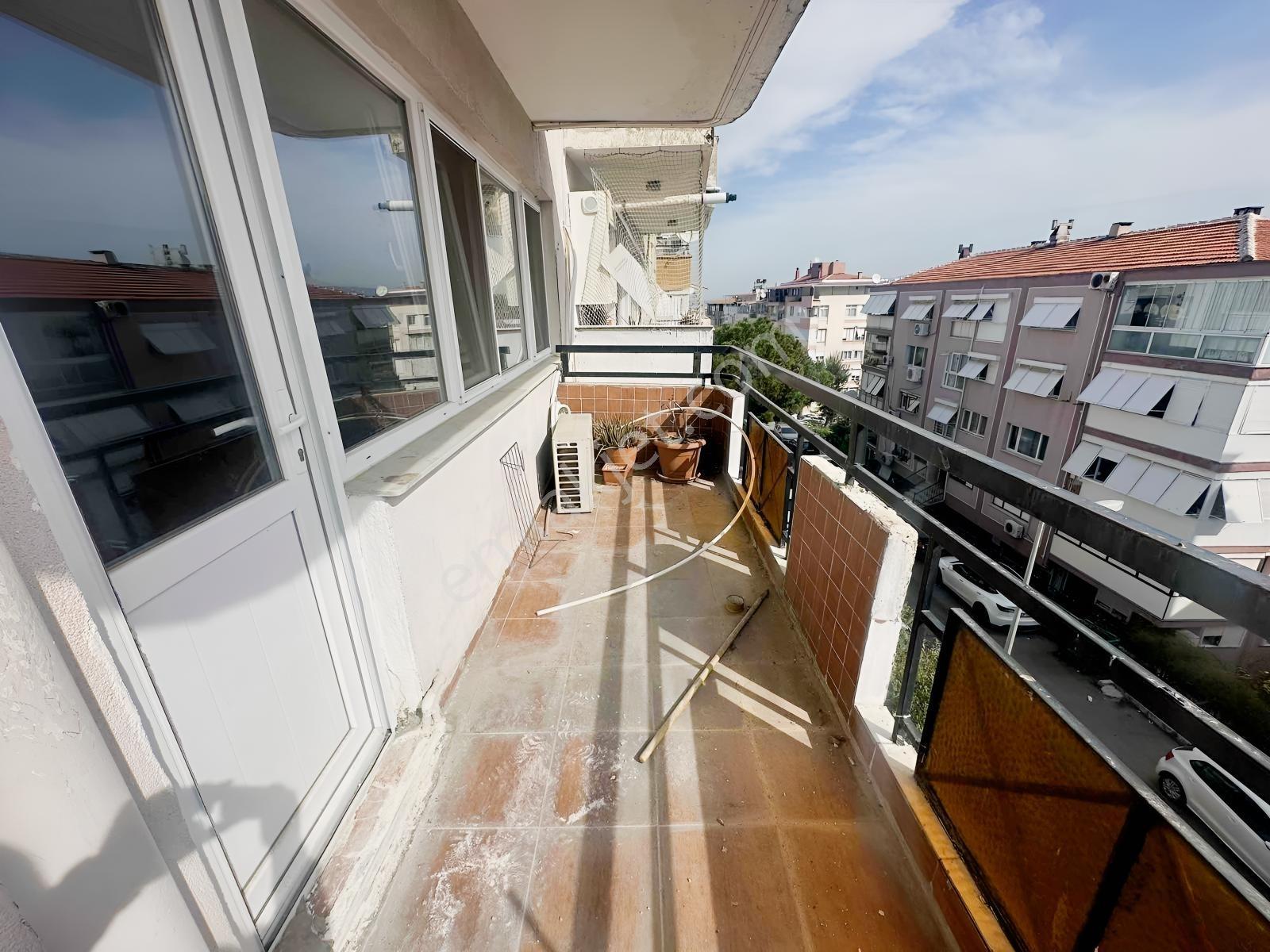 Demokrasi Üni.ve Göztepe Stadı Yakını 4+1 Satılık Daire - Görsel 31