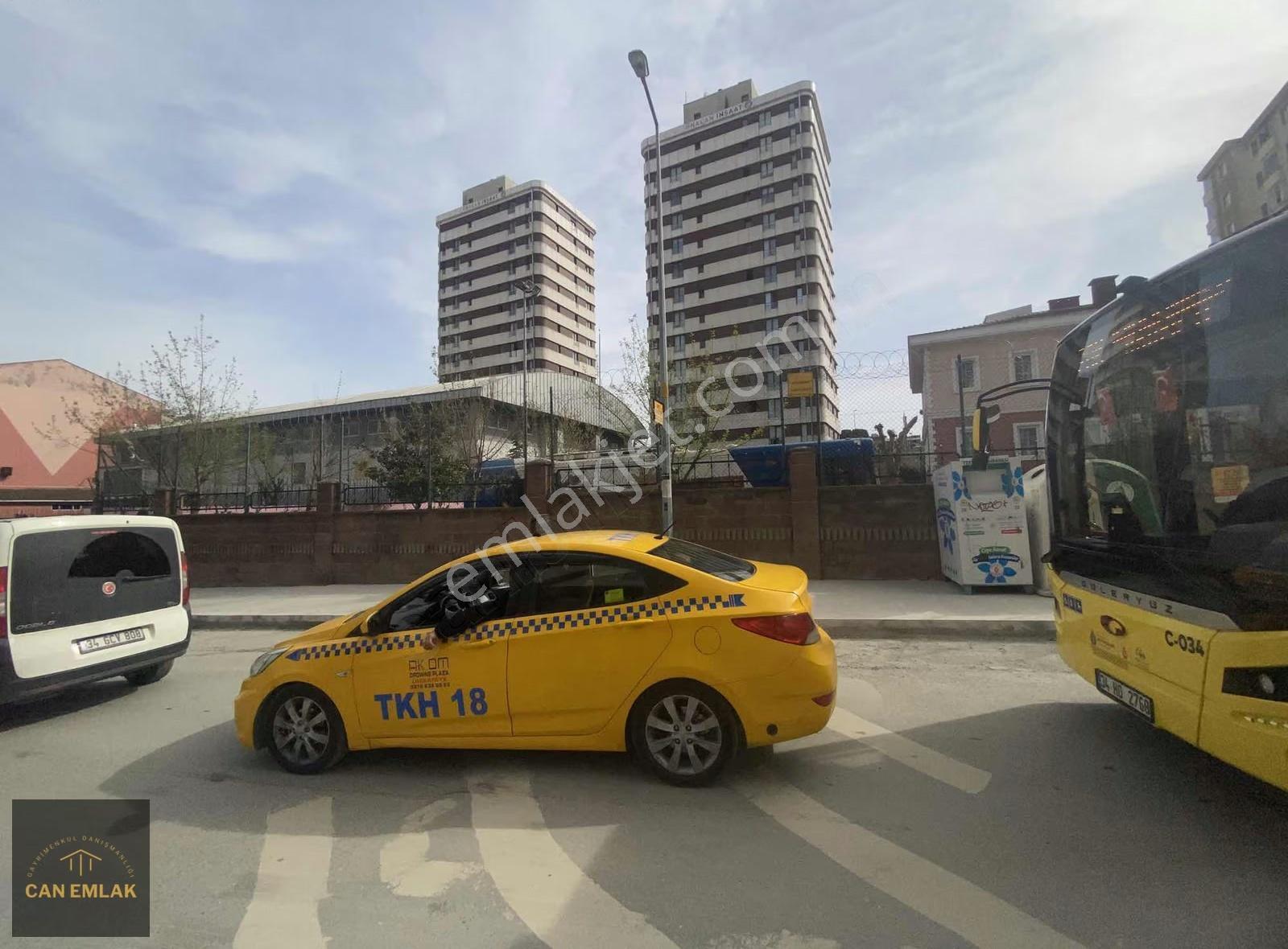 Can Emlak'tan Devlet Hastanesi Yaya Yoğunluğu Olan Caddede - Görsel 16