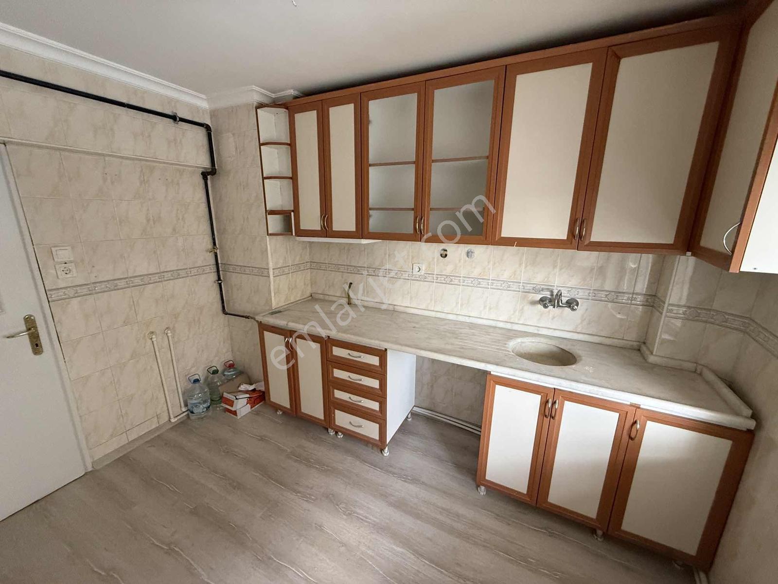 Çeliklerden 3+1 Kiralık Masrafsız Daire Ara Kat Cad Yakını