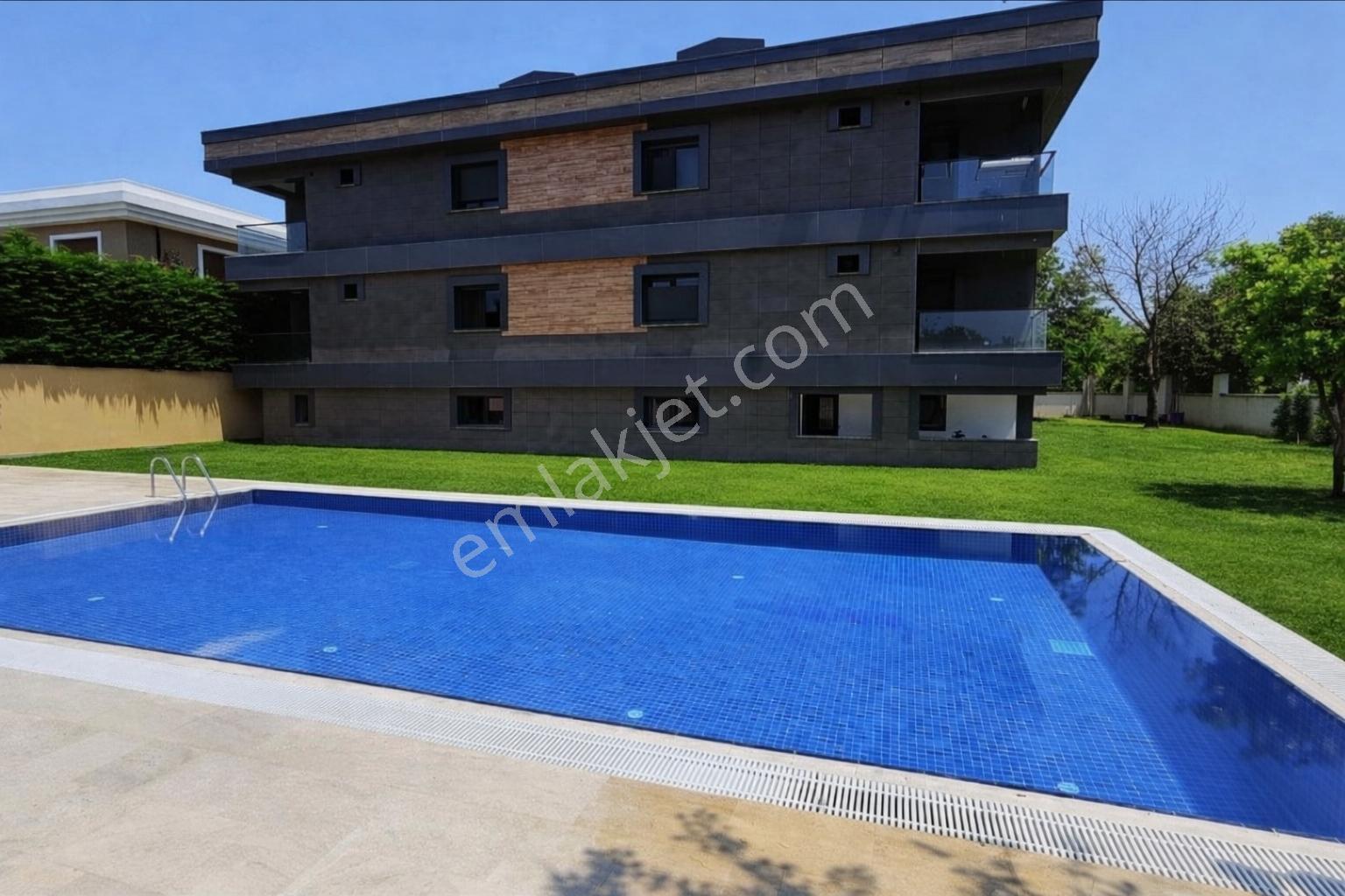 Şile Kumbaba'da Aplas Havuzlu Yaz Dönemi İçin Kiralık 3+1 Daire