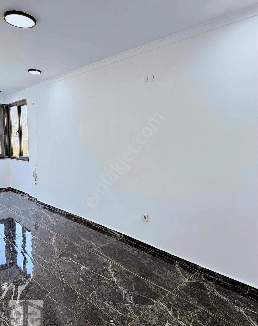 Aydın Kuşadası Camikebir Mah Asansörlü Tadilatlı Satılık İş Yeri - Görsel 17
