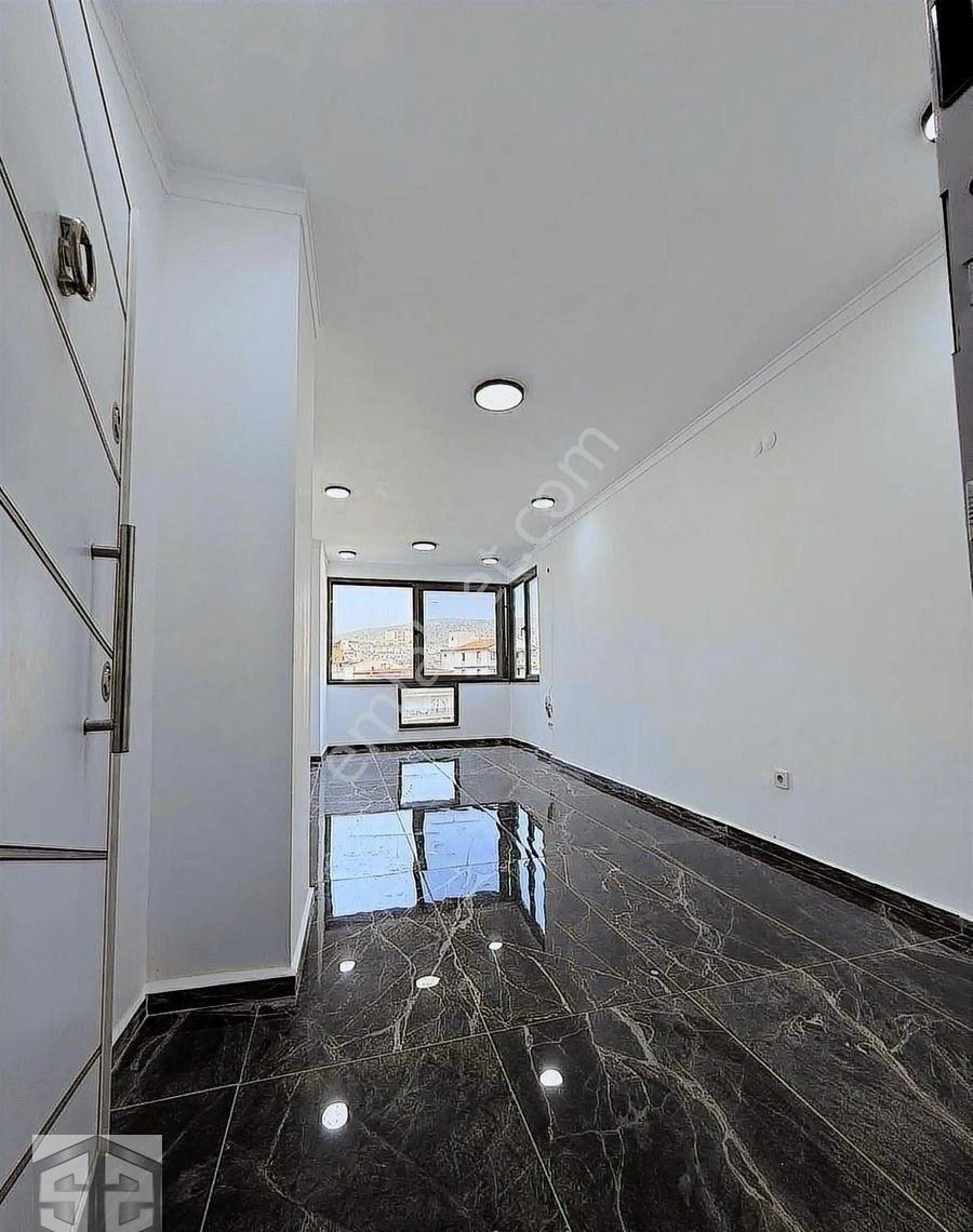 Aydın Kuşadası Camikebir Mah Asansörlü Tadilatlı Satılık İş Yeri - Görsel 29