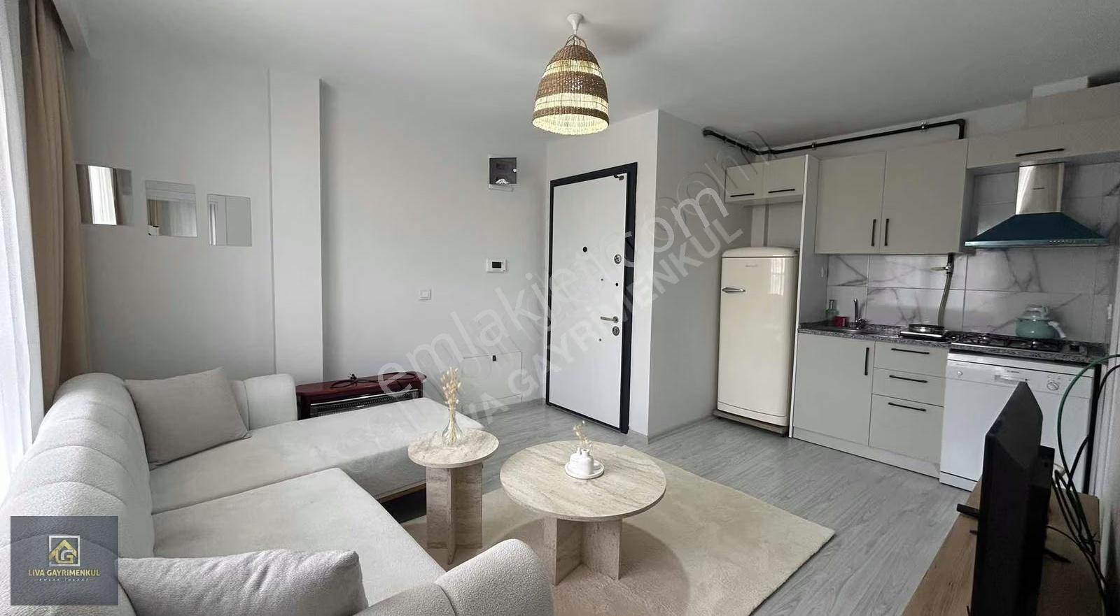 Buca Çamlıkule'de Merkezi Konumda Sıfır Eşyalı 1+1 Kiralık Daire