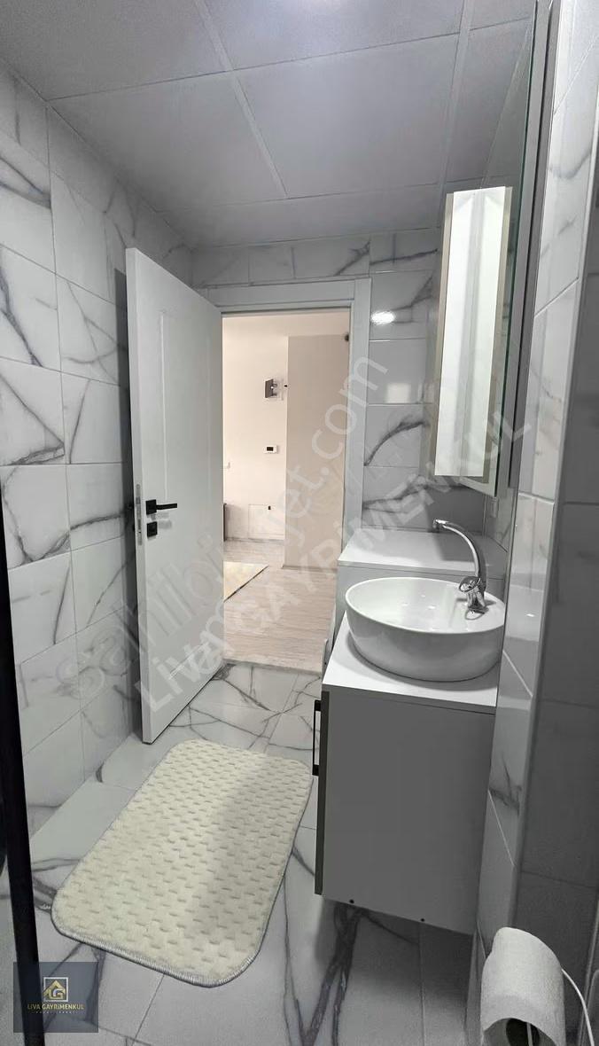 Buca Çamlıkule'de Merkezi Konumda Sıfır Eşyalı 1+1 Kiralık Daire - Görsel 13