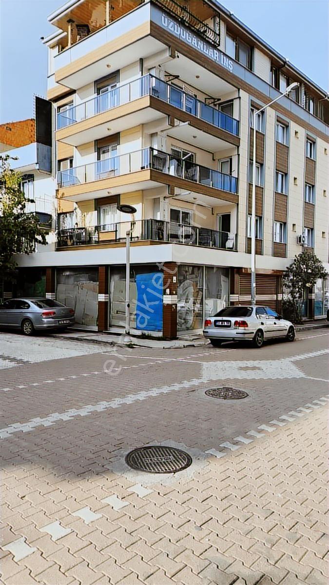 Menemen İnönü Mahallesinde 3 Cepheli, 300 M² Görünürlüğü Yüksek - Görsel 5