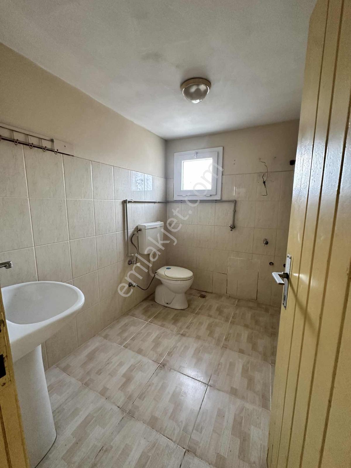Kozan Gayrimenkul Den Palmiye Cadesinde Çarşımpark Arkası 2+1 - Görsel 6