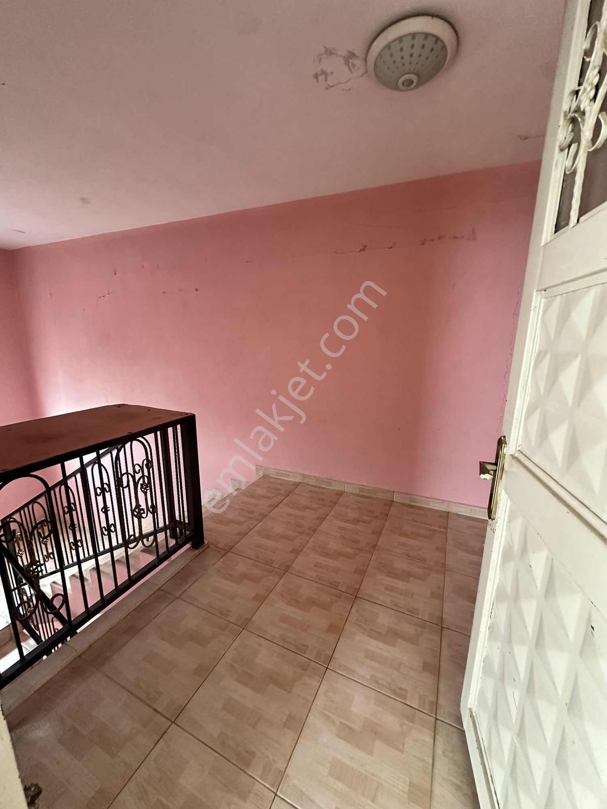 Kozan Gayrimenkul Den Palmiye Cadesinde Çarşımpark Arkası 2+1 - Görsel 3