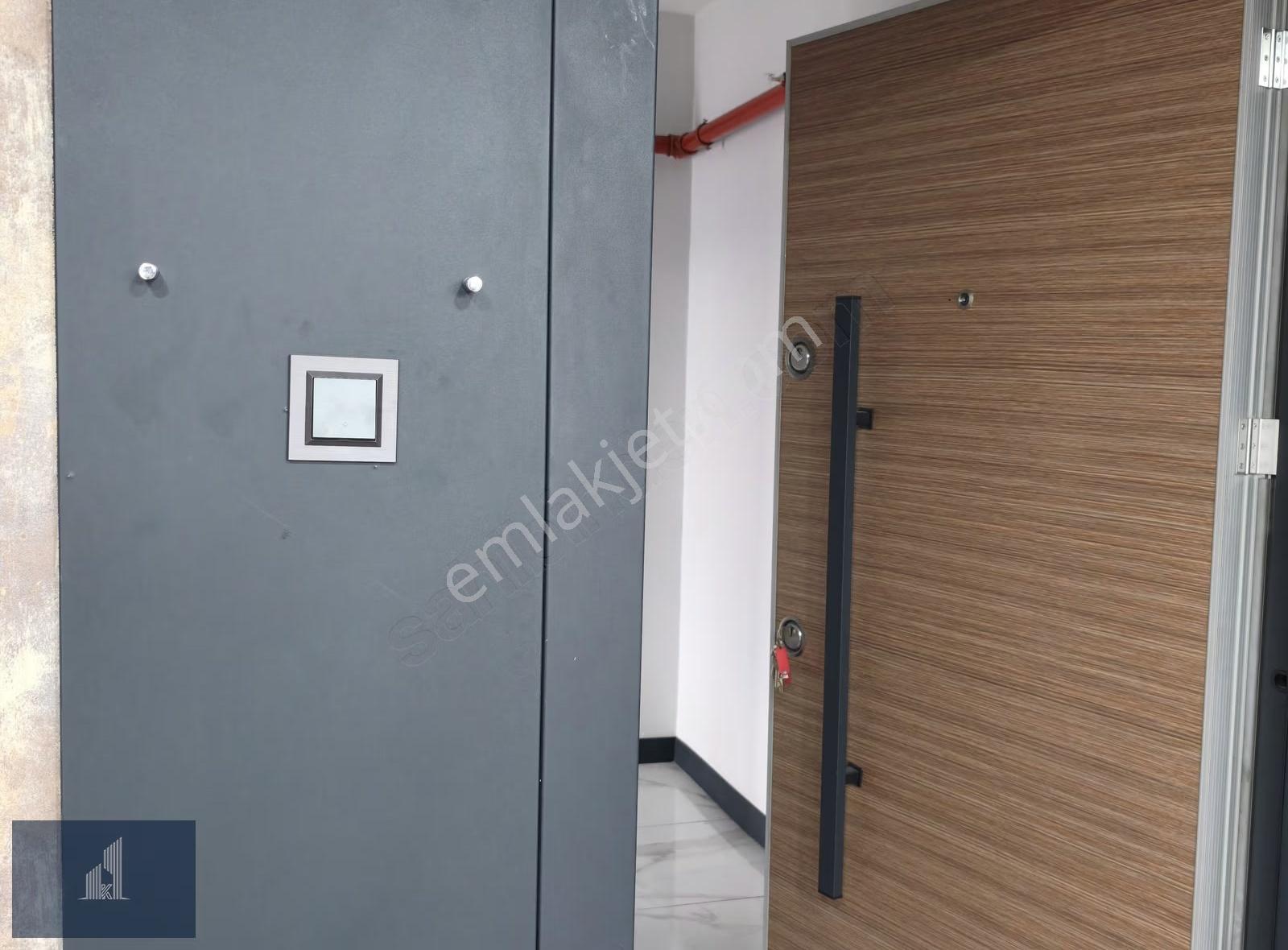 Kadir Dikici'den Esmira Palaza Fetih'de Satılık 2+1 Ofis - Görsel 13