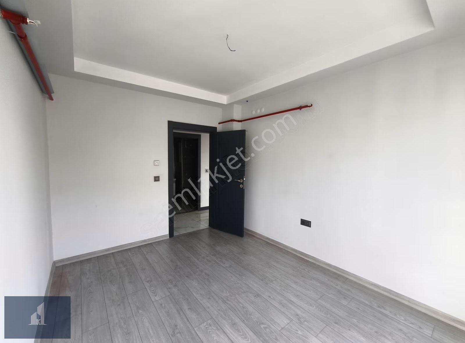 Kadir Dikici'den Esmira Palaza Fetih'de Satılık 2+1 Ofis - Görsel 23