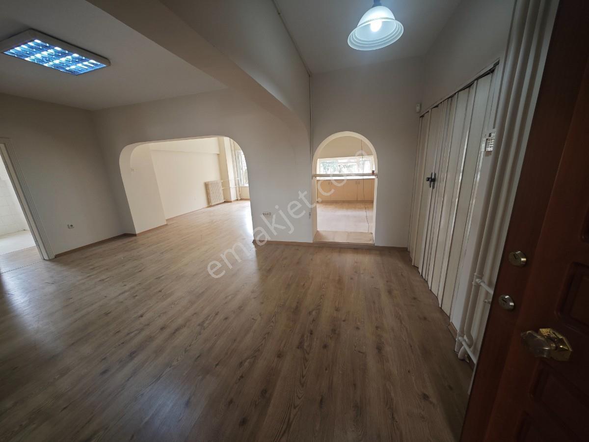Beşiktaş Mecidiye Mahallesi Kiralık 3+1 Geniş Daire
