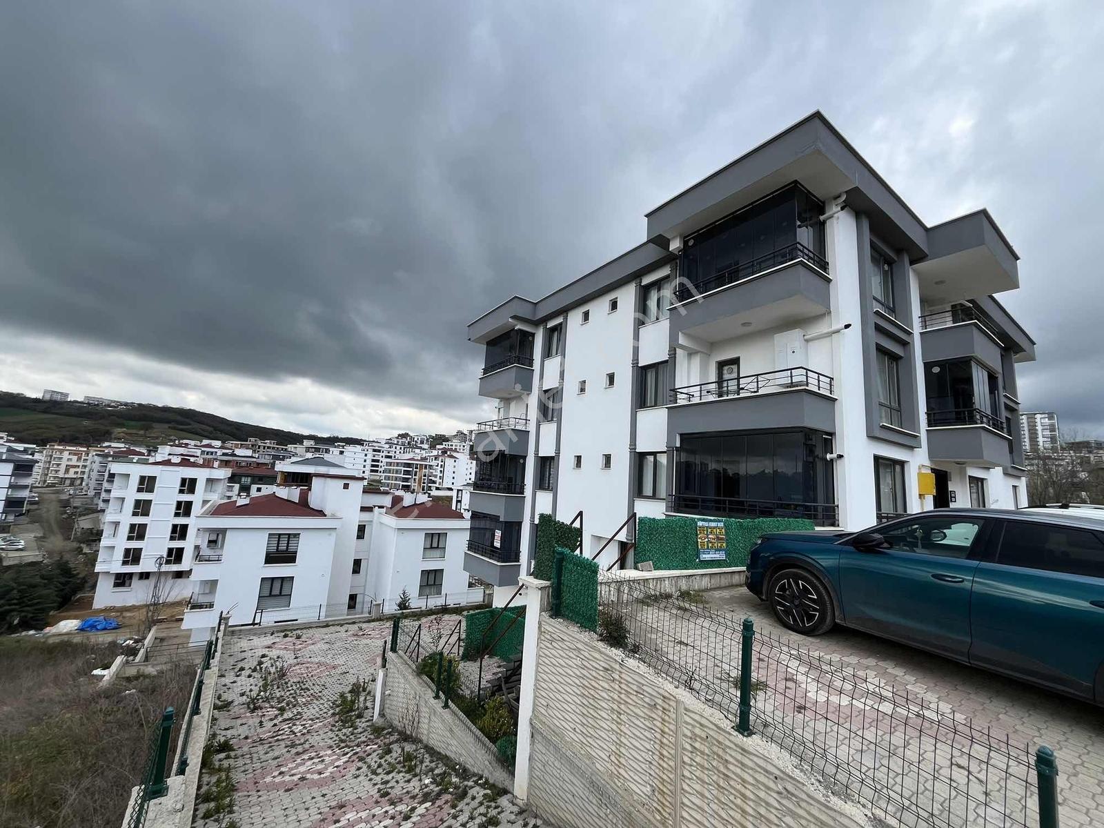 Bulut Emlak;lüks Eşyalı Hollü 1+1 İskanlı Daire - Görsel 3