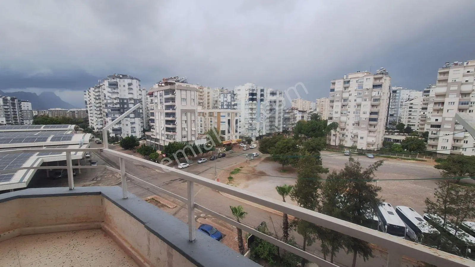 Üniversite /il Emniyet Md.lüğü Yakını Yeşilyurt Sit. Satılık 3+1