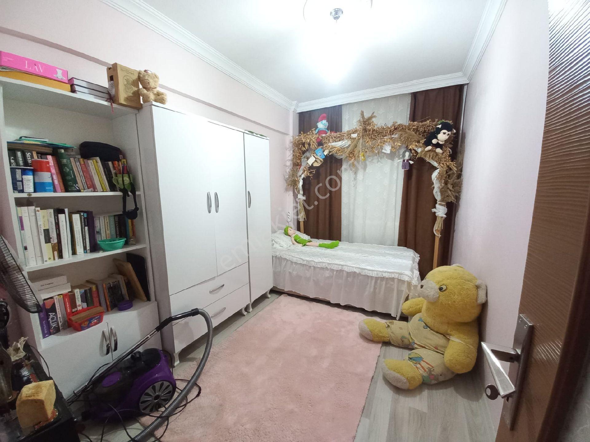 Bergama Şehir Manzaralı Ful Tadilatlı Doğalgazlı Cam Balkonlu 3+1 Geniş Satılık Daire - Görsel 13