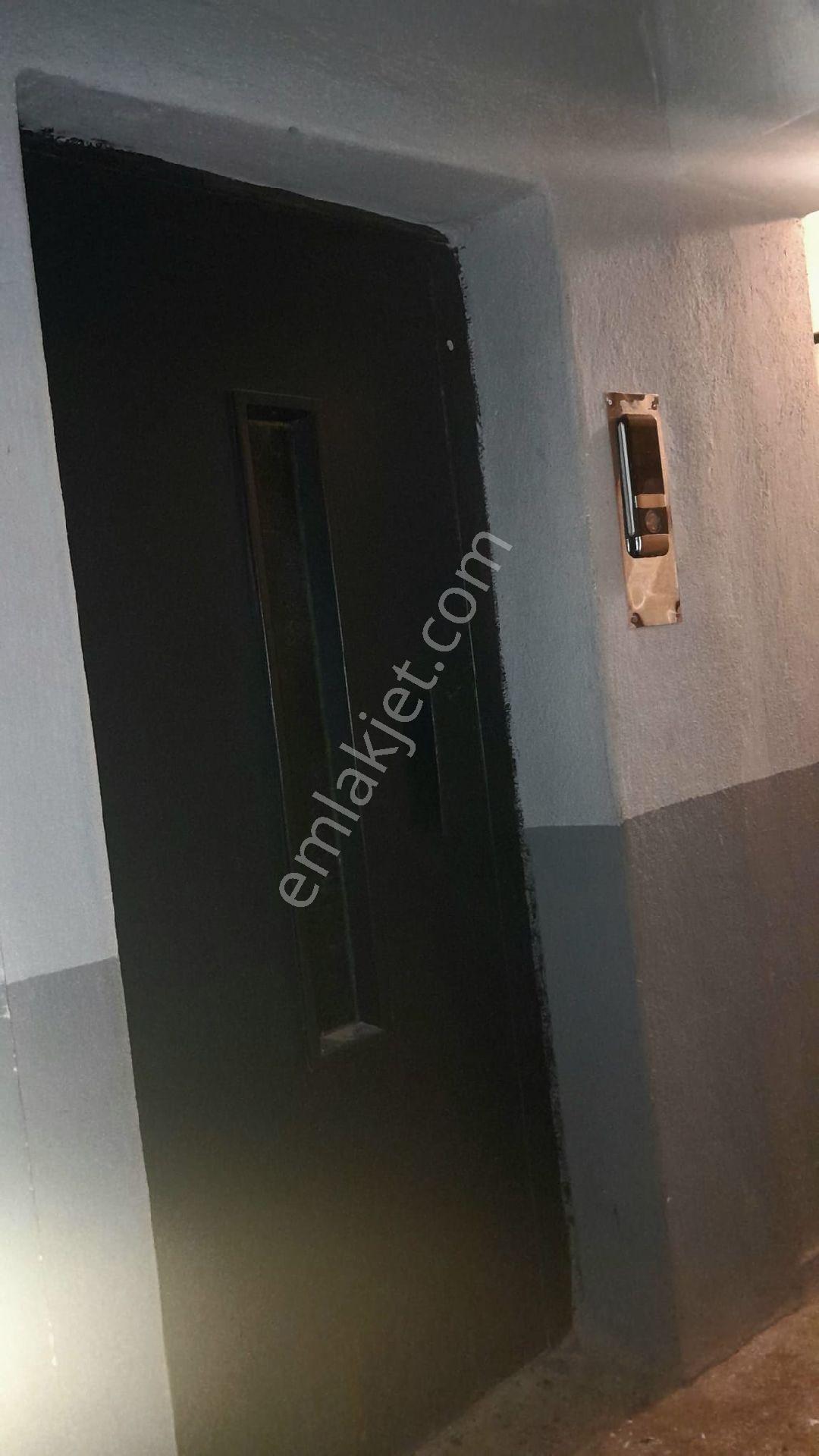 Bergama Şehir Manzaralı Ful Tadilatlı Doğalgazlı Cam Balkonlu 3+1 Geniş Satılık Daire - Görsel 22