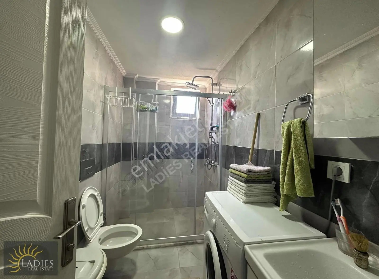 Muğla Dalaman Da Daire + Arsa Çift Tapu ! 82 M² Bahçeli 1+1 - Görsel 3
