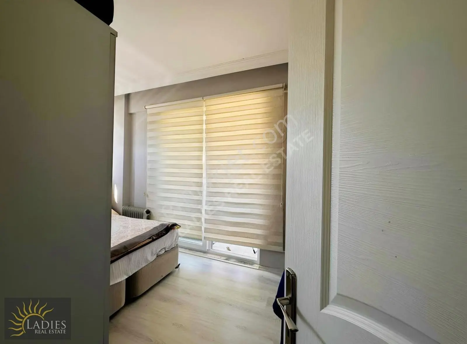 Muğla Dalaman Da Daire + Arsa Çift Tapu ! 82 M² Bahçeli 1+1 - Görsel 4