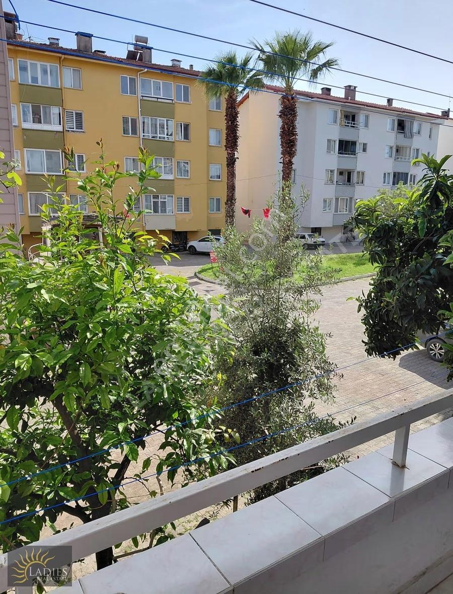 Ladies Emlaktan 3+1 Giriş Kat Satılık Daire