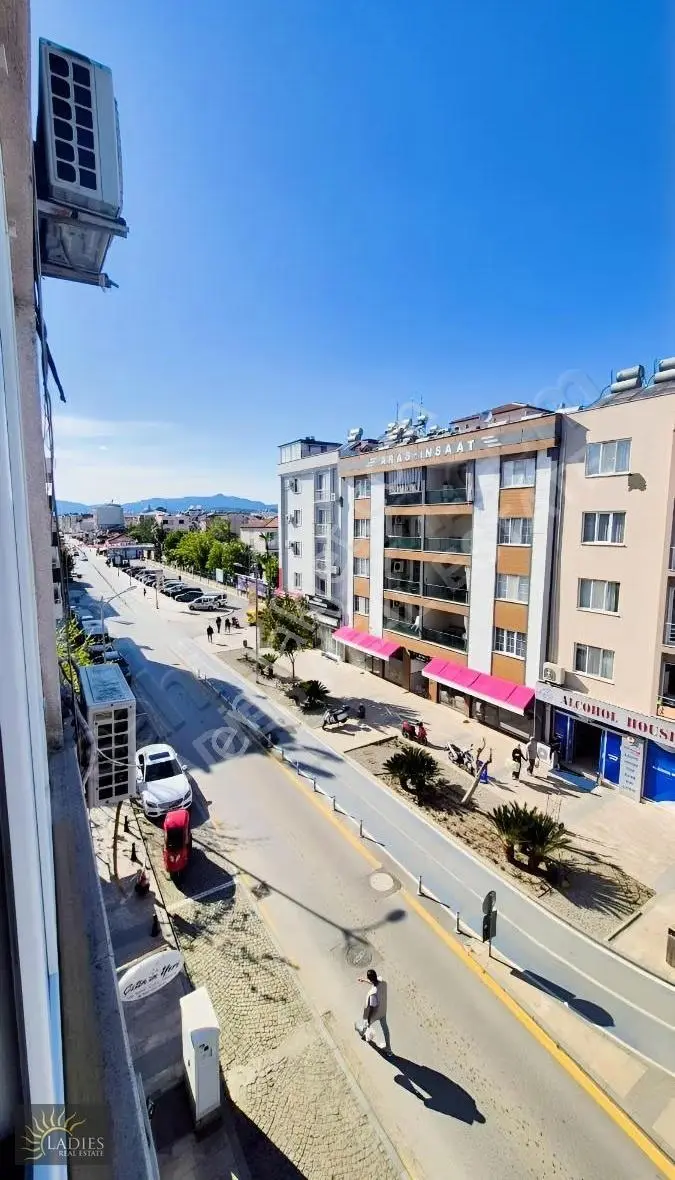 Ladıes Gayrimenkul 1+1 Satılık Daire - Görsel 2