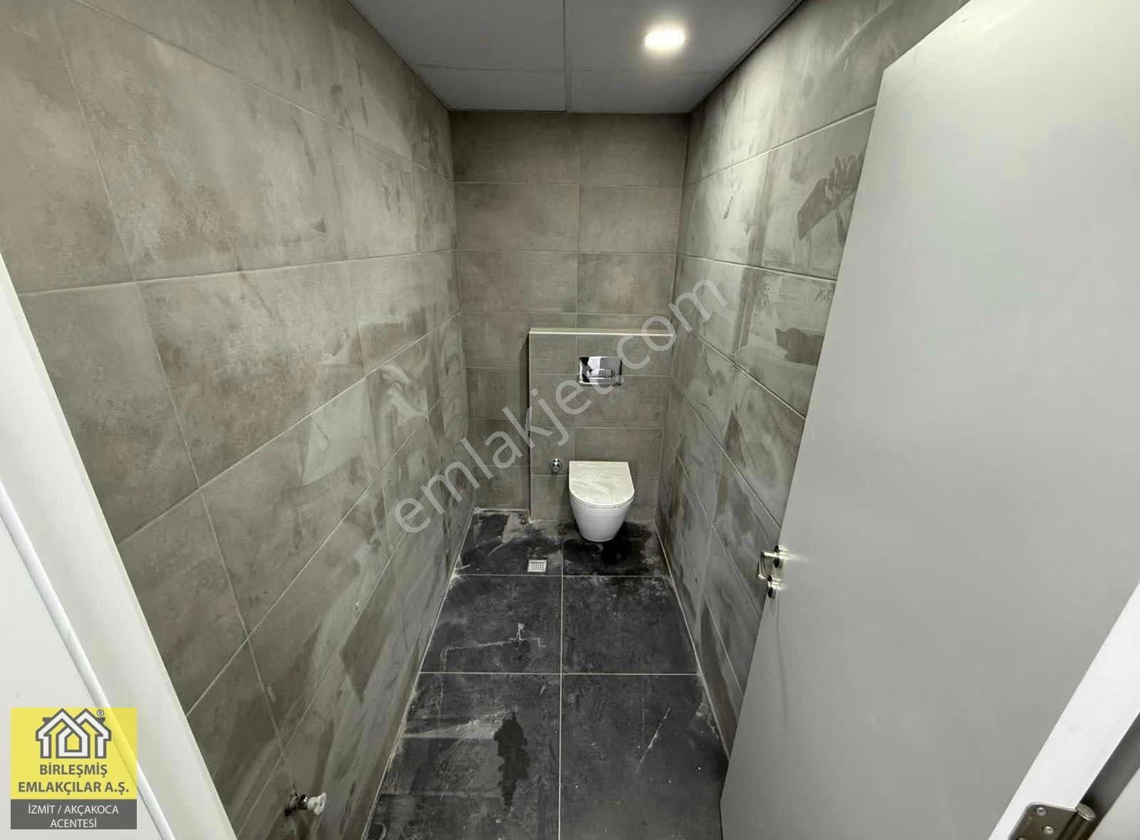 İzmit Sapphire Plaza'da 82m2 Kurumsala Kiralık Prestijli Mağaza - Görsel 7