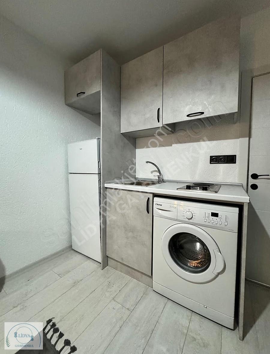 İçerenköy Mh. Merkezde Lüx Dizayn Her Şey Dahil Ara Kat 1+1 - Görsel 11