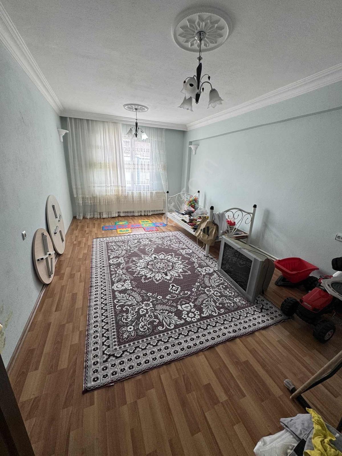 Çerkezköy Bağlık Mahallesinde 3+1 Çekme Kat
