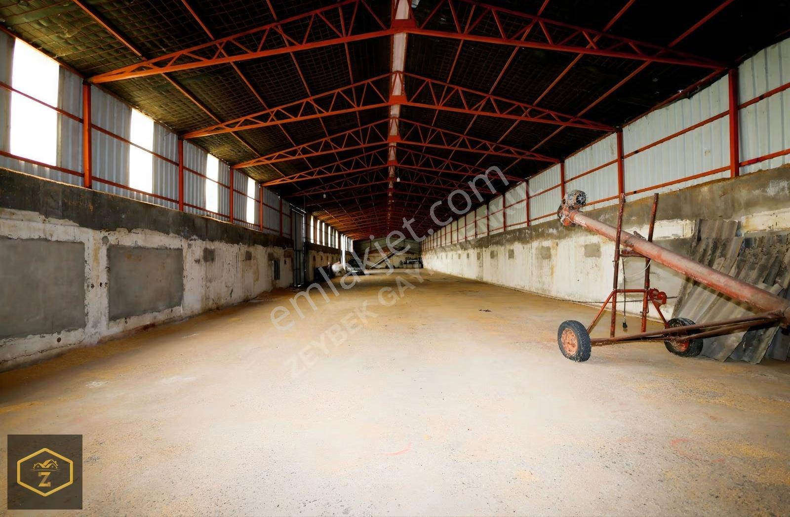 Zeybek Emlaktan Tırnova Mah. 900m2 Kiralık Depo - Görsel 7