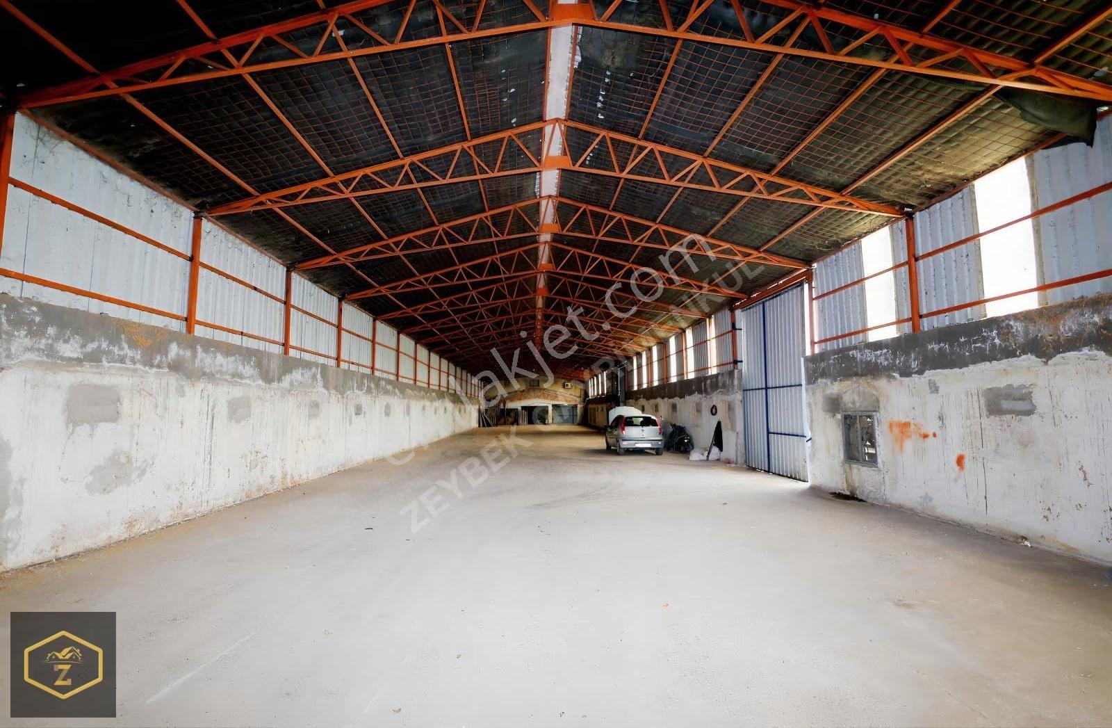 Zeybek Emlaktan Tırnova Mah. 900m2 Kiralık Depo - Görsel 5