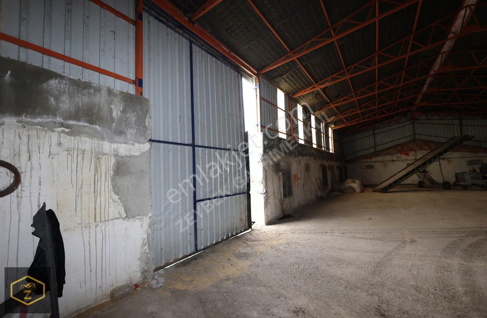 Zeybek Emlaktan Tırnova Mah. 900m2 Kiralık Depo - Görsel 10