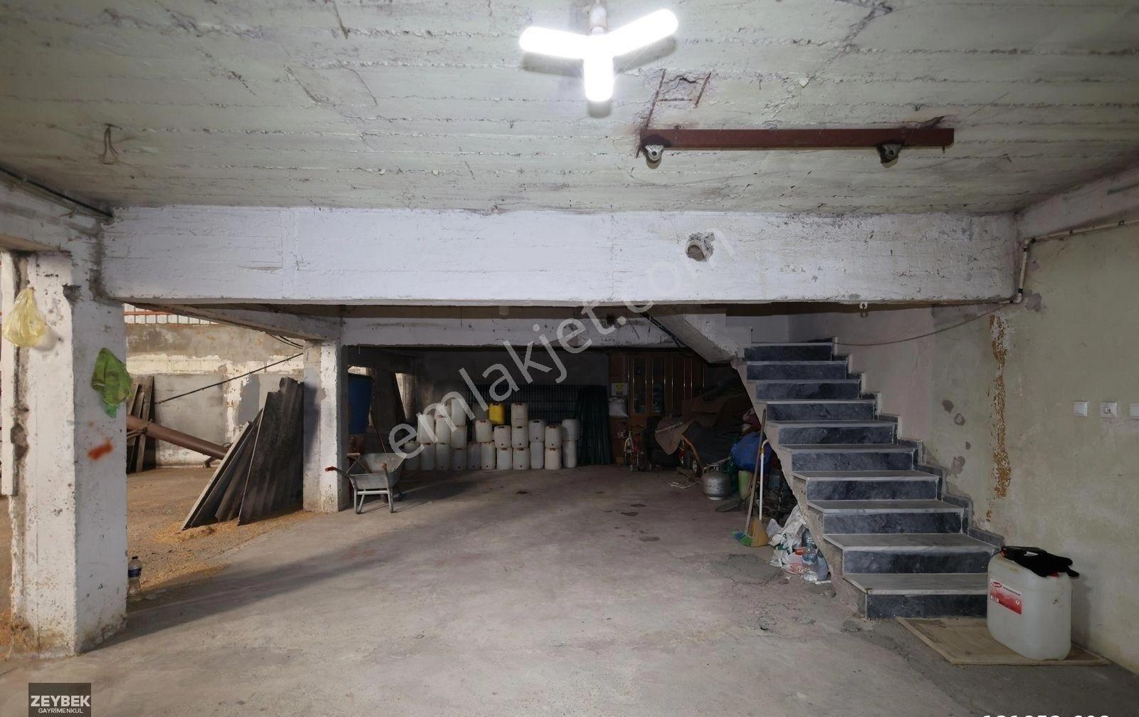Zeybek Emlaktan Tırnova Mah. 900m2 Kiralık Depo - Görsel 18